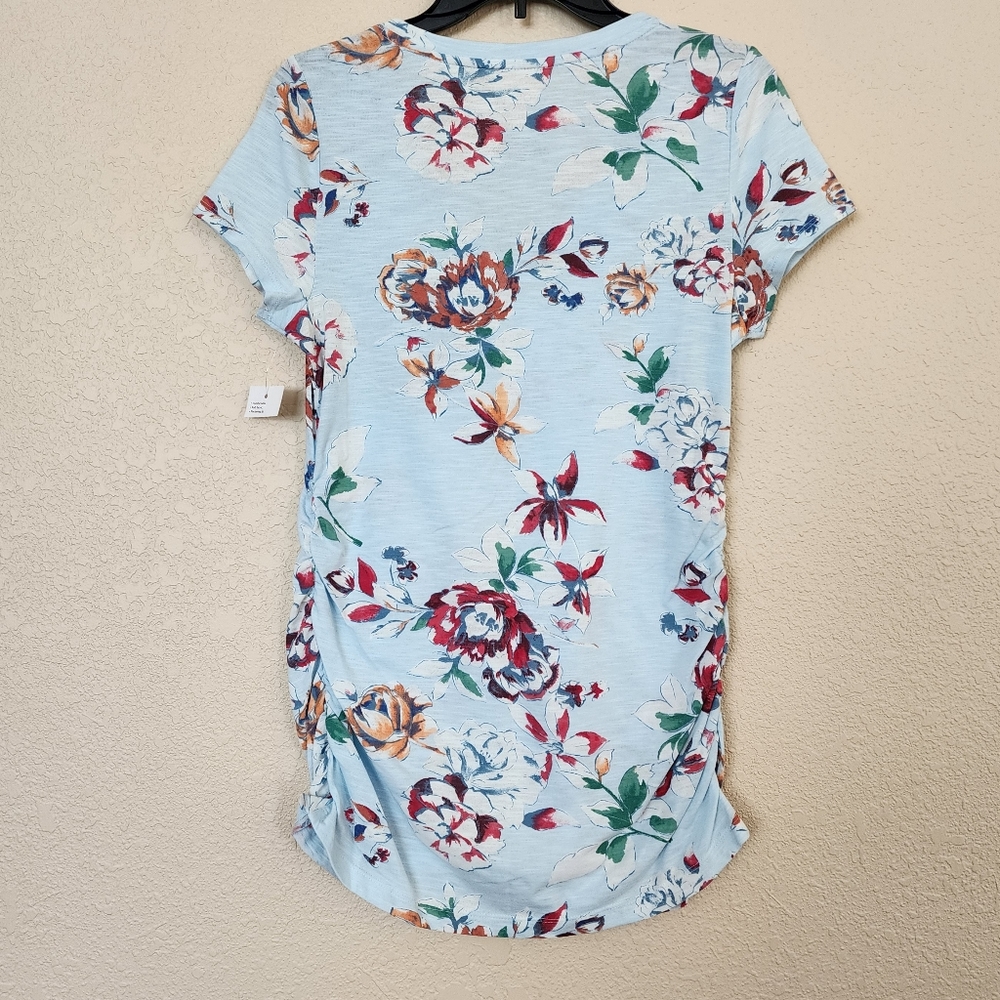 a:glow Maternity Essential Ruched V-Neck - Picture 3 of 7